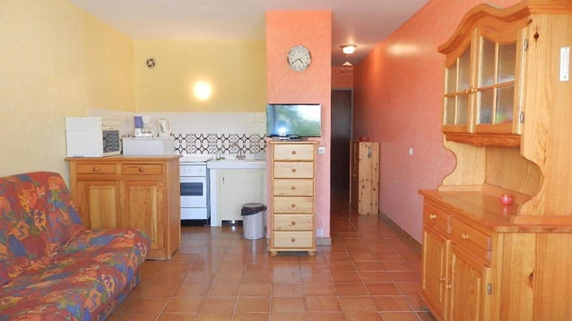 Studio 3 Couchages A 2 Min De La Plage - Bormes-Les-Mimosas, Parking Inclus - Fr-1-251-720 contacts
