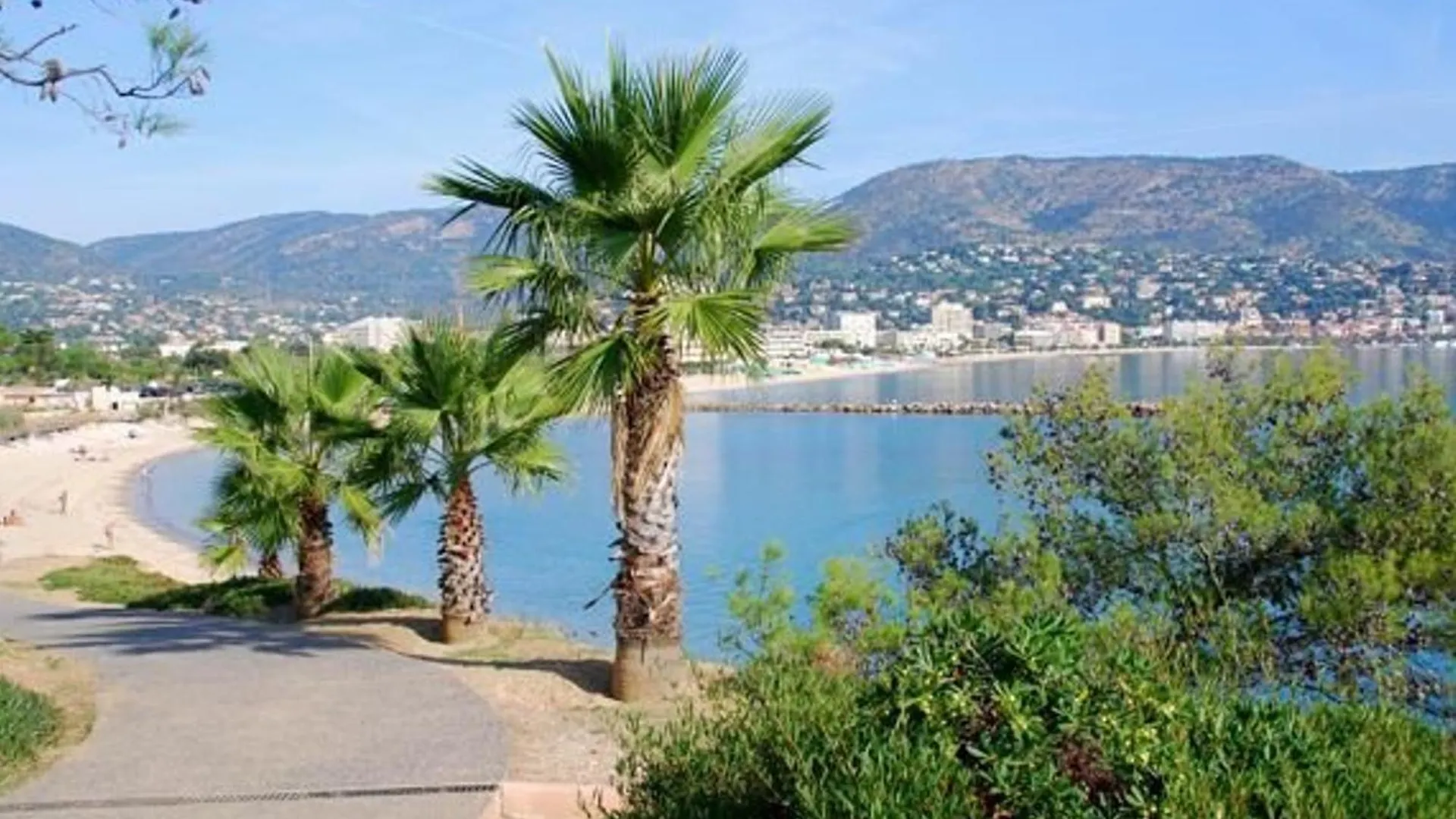 Studio 3 Couchages A 2 Min De La Plage - Bormes-Les-Mimosas, Parking Inclus - Fr-1-251-720 0*, Bormes-les-Mimosas